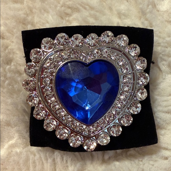 NWT Heart-Shaped Blue & Rhinestones Ring - Picture 6 of 6